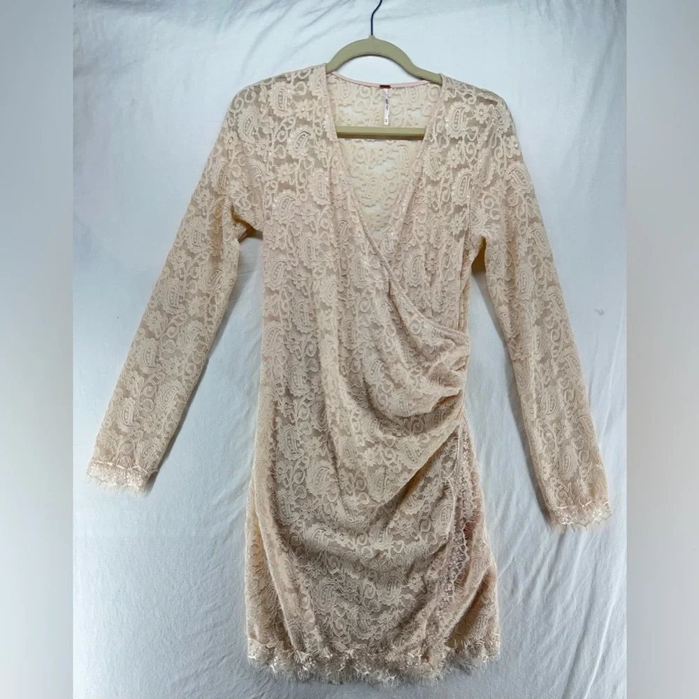 FREE PEOPLE Mini Dress Lace Cream Faux Wrap Lined V Neck Sheer Back Sleeves‎ M